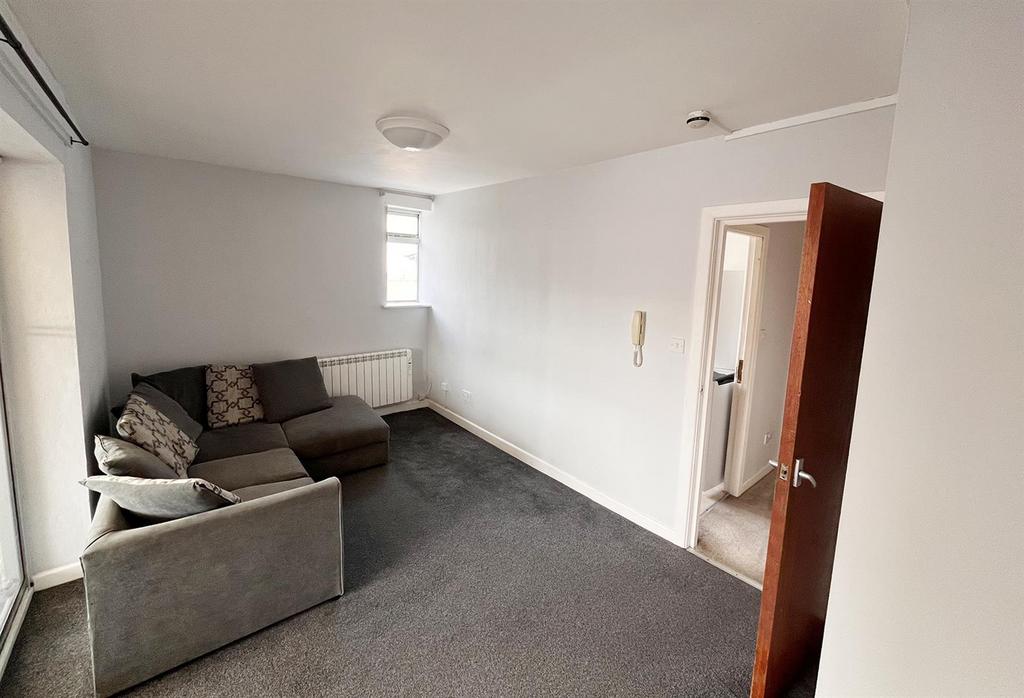 Living room 2.jpg