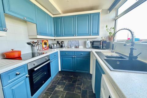 2 bedroom flat for sale, Fort Road, Newhaven