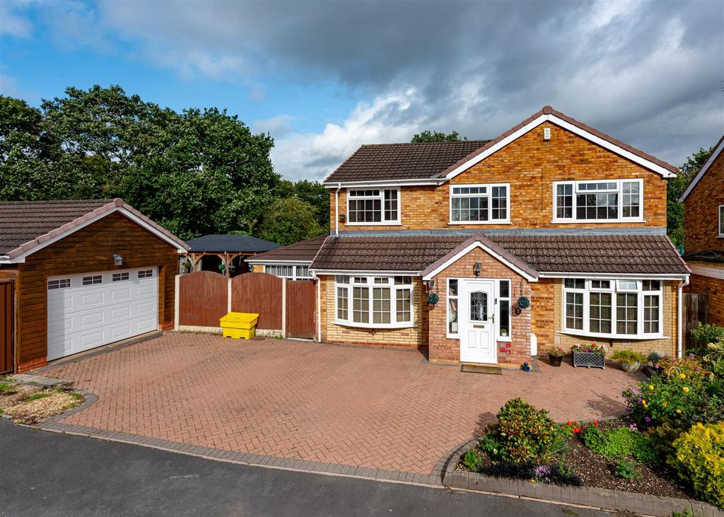35 Princes Drive, Codsall, Wolverhampton 4 bed detached house £525,000