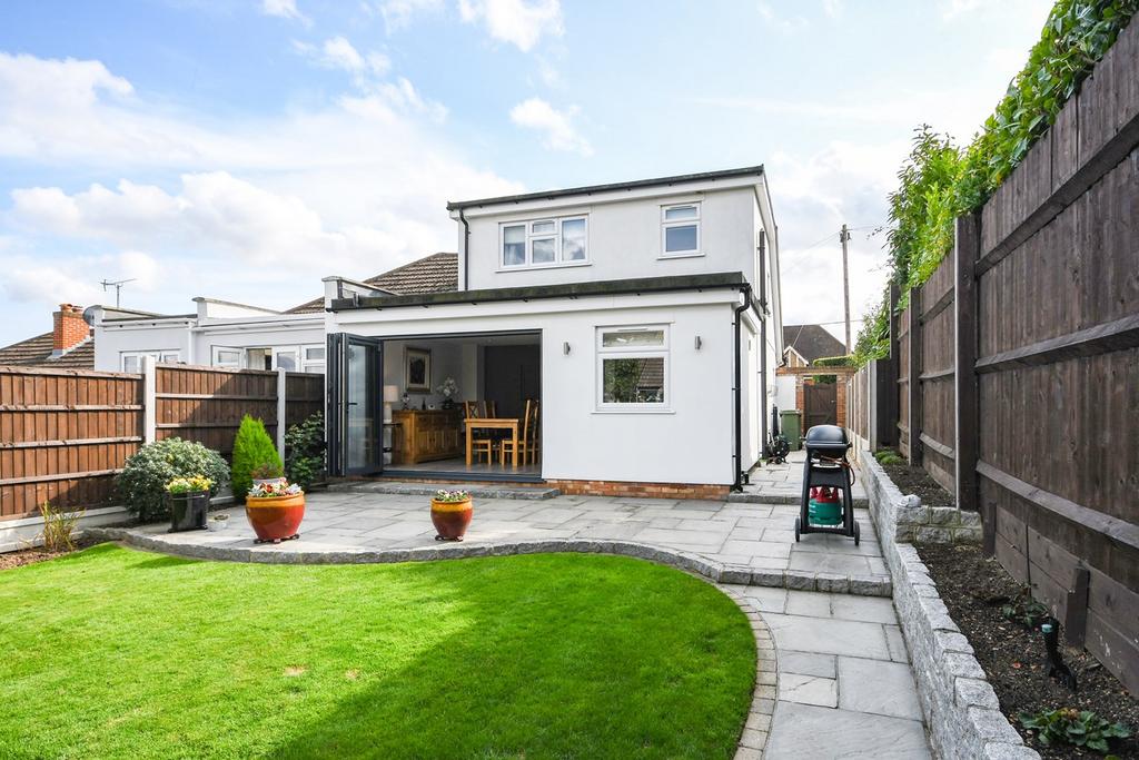 Hillside Road, Billericay, CM11 2 bed chalet for sale £579,950