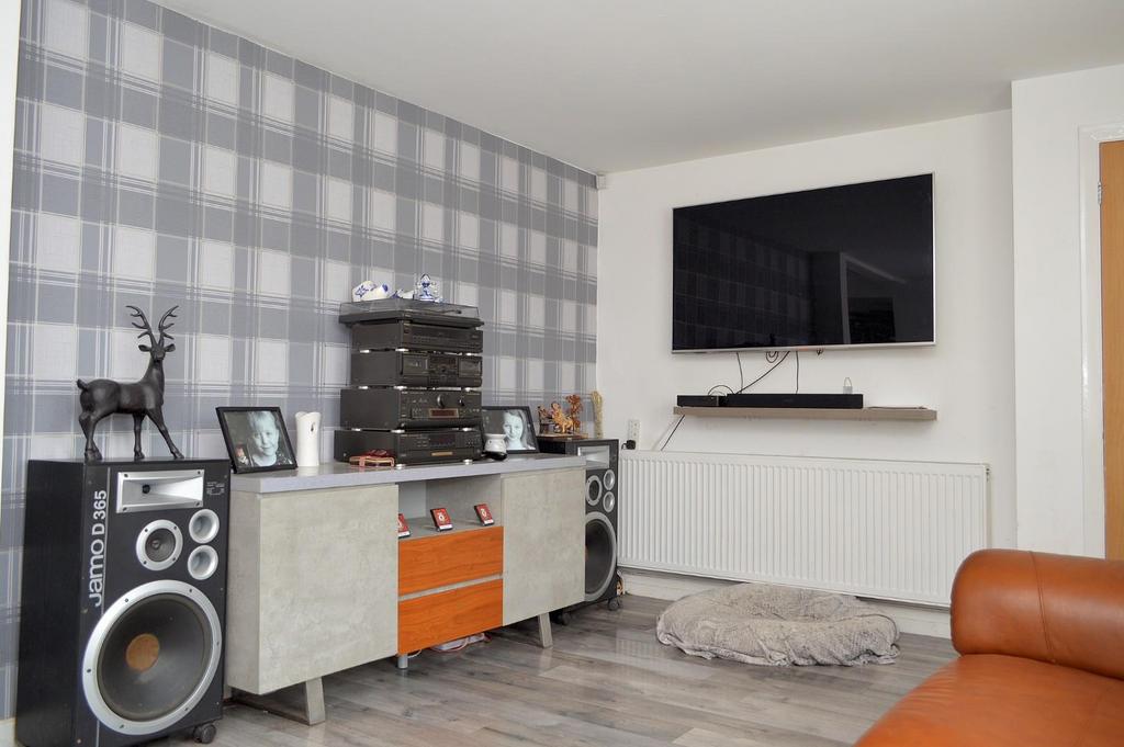 Limeside Road, Oldham 4 bed end of terrace house for sale £240,000