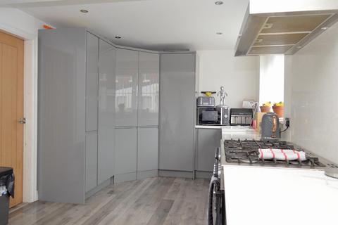 89 Limeside Road, Oldham, OL8 3NA