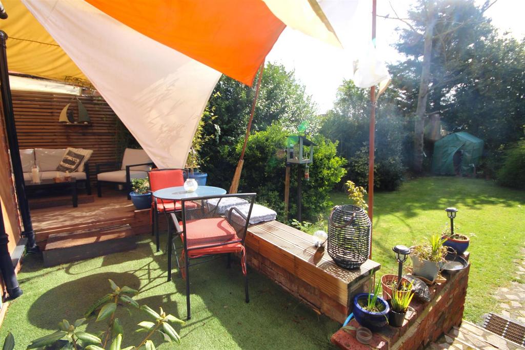 Decking 2.JPG