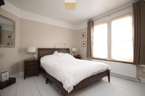 8 Baden Road, Guildford, GU2 9NZ