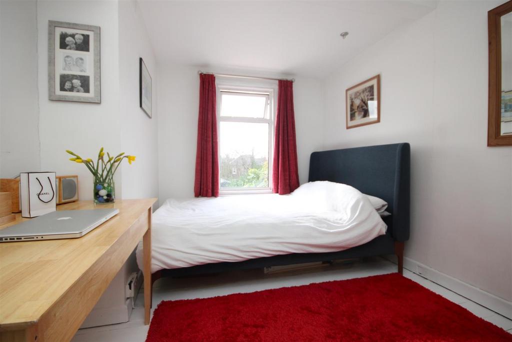 Bedroom 2.JPG