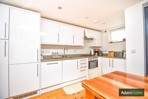 3 bedroom semi-detached house for sale, East End Road, London N2