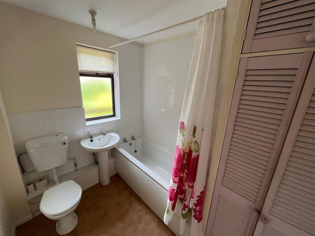 Bathroom.jpg