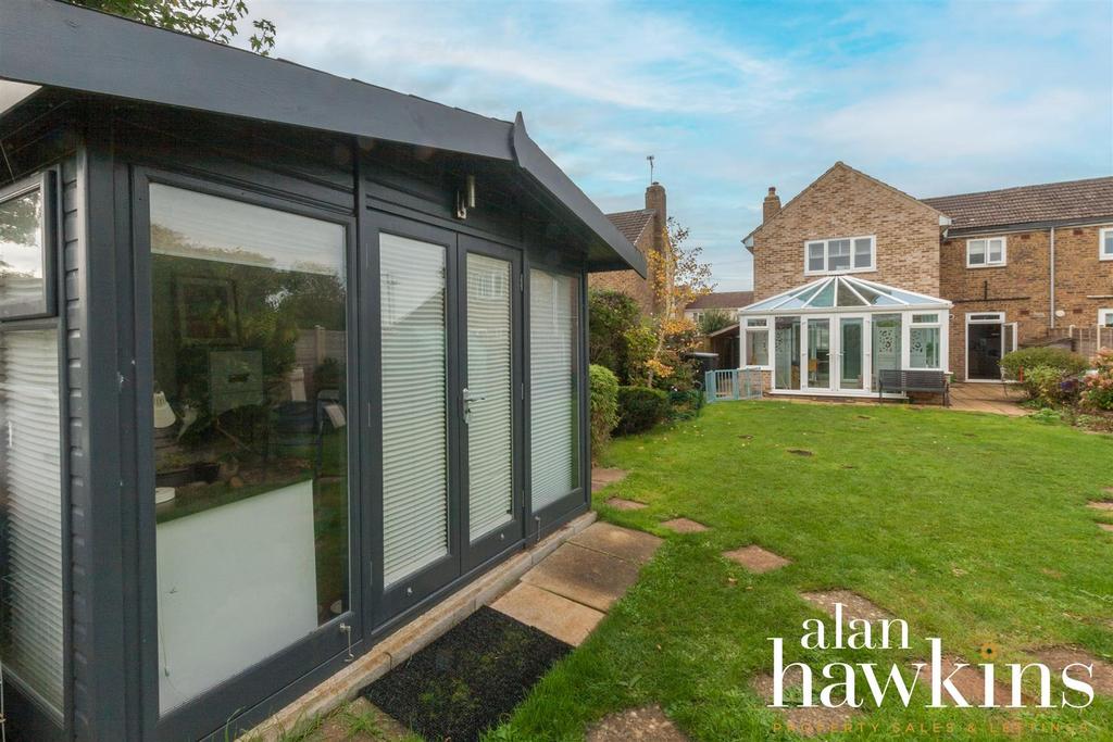 Lancaster Square, Lyneham 3 bed semidetached house for sale £365,000
