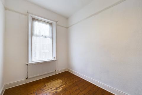 100 Avenue Road, Gateshead, NE8 4JE