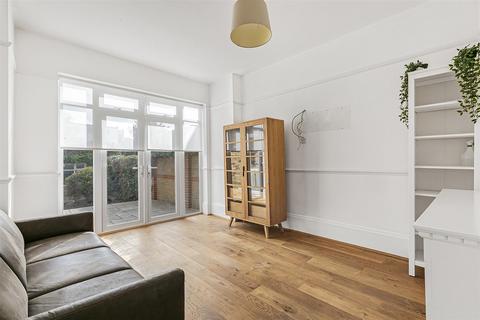 4 bedroom detached house for sale - Orpington Road, London - CHAIN FREE