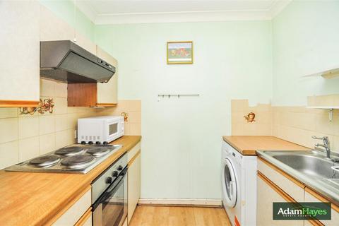 1 bedroom property for sale, Lychgate Court, North Finchley N12
