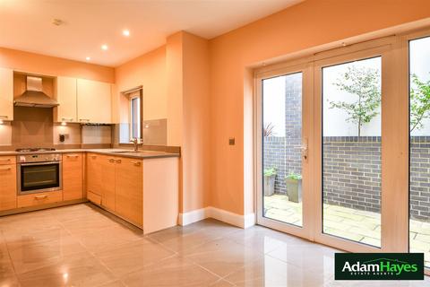 4 bedroom townhouse for sale, Lincoln Road, London N2