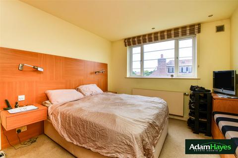 3 bedroom apartment for sale, Charter Way, London N3