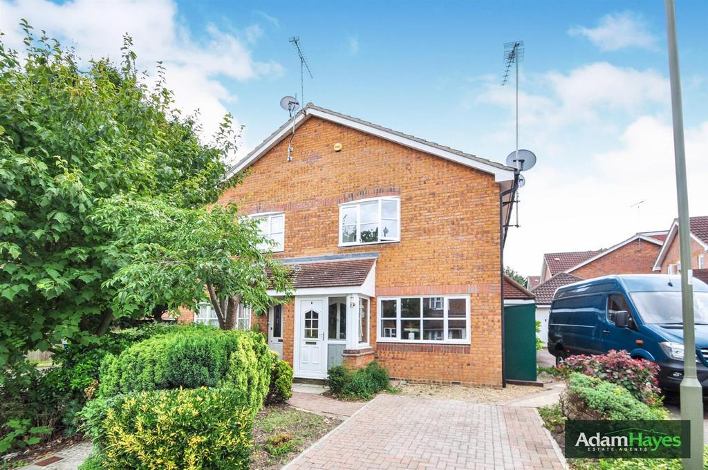 Hemingford Close, North Finchley N12 1 bed semidetached house for sale £400,000