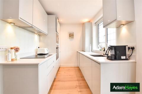 2 bedroom apartment for sale, Nether Street, London N3