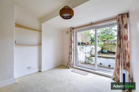 10a Torrington Park, London, N12 9SS