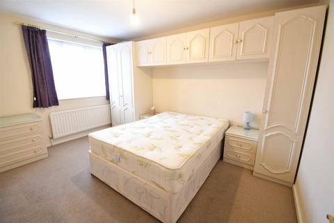 2 bedroom flat to rent, Vine Lodge, Hutton Grove, Finchley