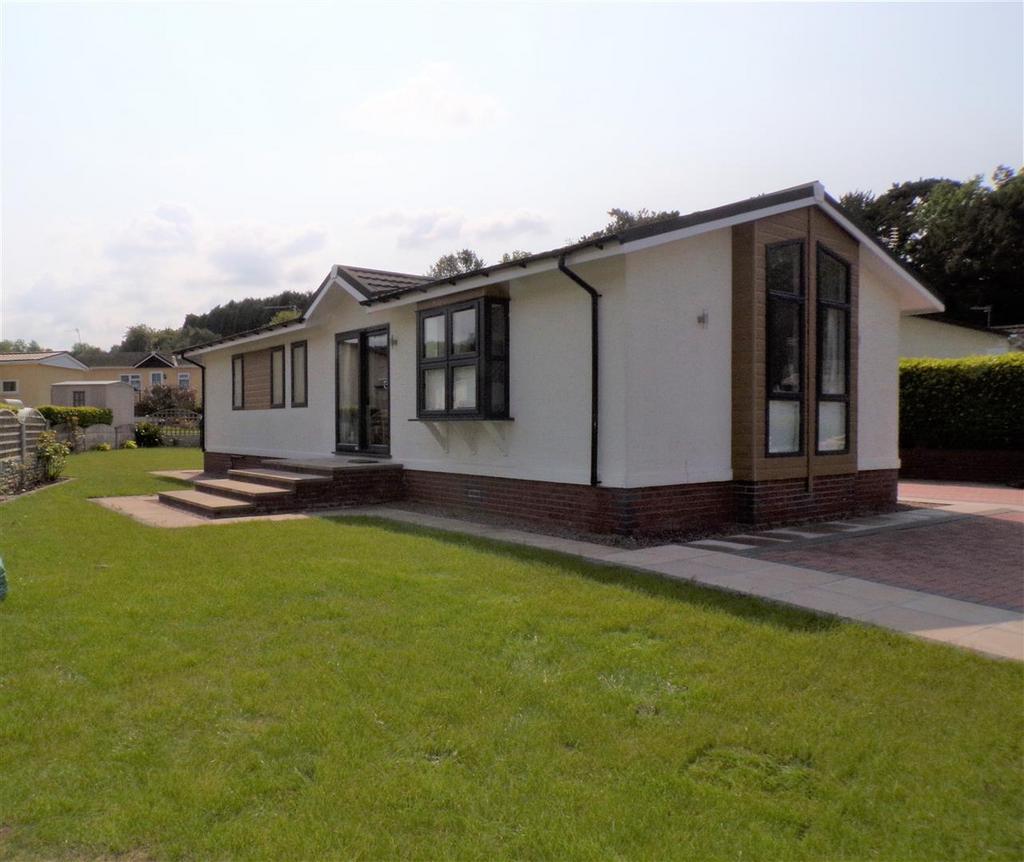 Lower Lodge Park, Rugeley Road, Armitage, Rugeley 3 bed property for
