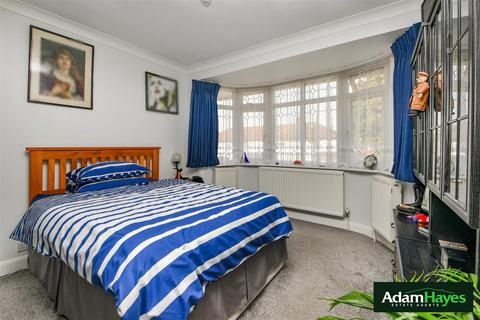 3 bedroom semi-detached bungalow for sale - Derwent Avenue, Barnet EN4