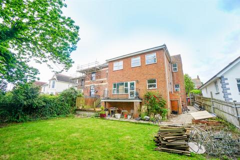 7 bedroom semi-detached house for sale, Clive Avenue, Hastings
