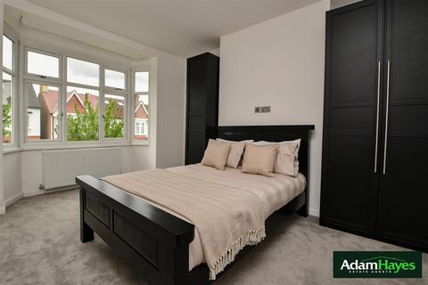 4 bedroom terraced house for sale, Highwood Avenue, London N12