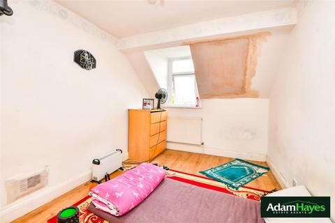 2 bedroom apartment for sale, High Road, London N12
