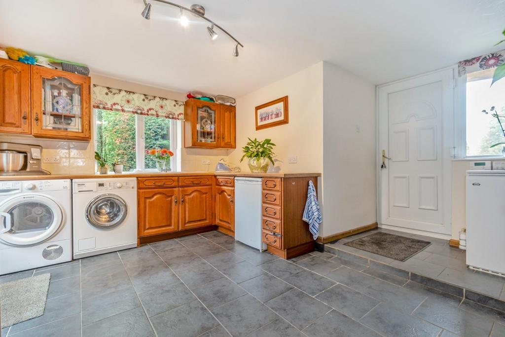 8573296-interior31.jpg