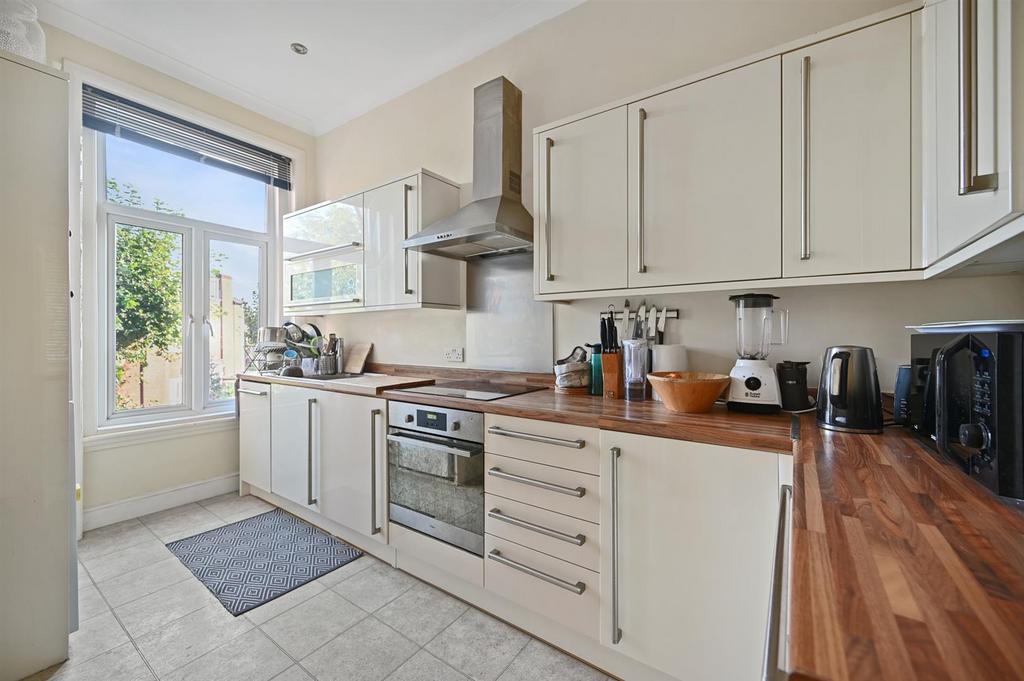 BCLR - Flat 3, 33 Christ Church Avenue - Kitchen (4