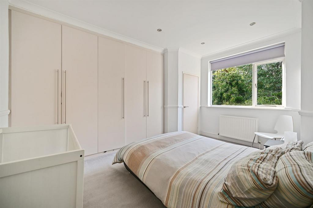 BCLR - Flat 3, 33 Christ Church Avenue - Bedroom 2