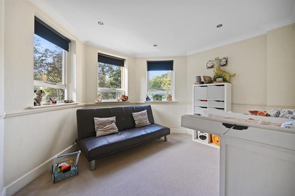 BCLR - Flat 3, 33 Christ Church Avenue - Bedroom 1