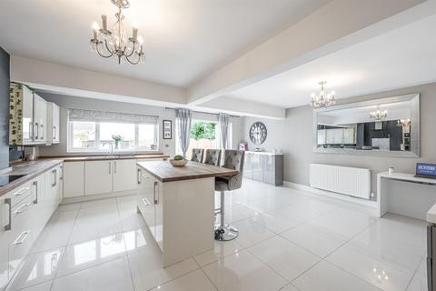 22 Finchfield Close, Stourbridge, DY8 3LJ