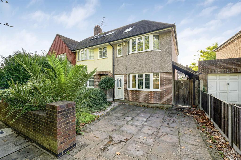 Chertsey Road, Twickenham 3 bed end of terrace house for sale £725,000