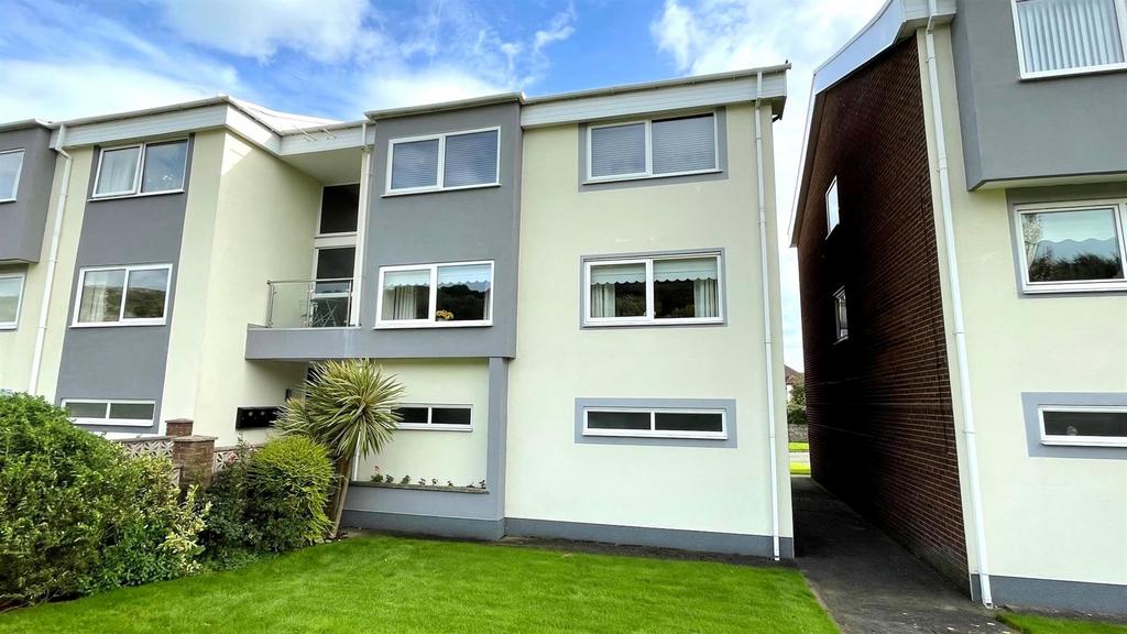 Gloddaeth Avenue, Llandudno 2 bed apartment for sale £199,950