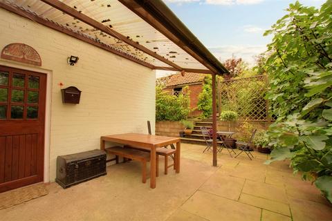 9 Lambley Road, Lowdham, Nottingham, NG14 7AZ