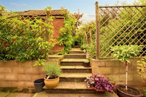 9 Lambley Road, Lowdham, Nottingham, NG14 7AZ