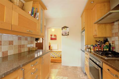9 Lambley Road, Lowdham, Nottingham, NG14 7AZ