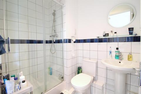 7 Azalea Close, London Colney, St Albans, AL2 1UA