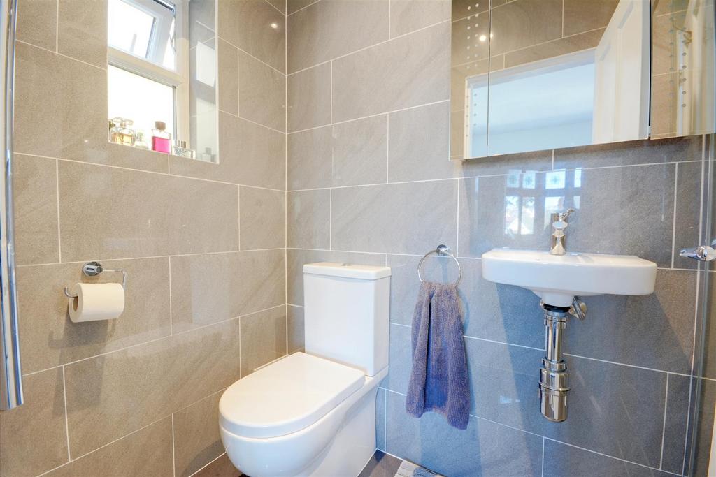 En-Suite 1.jpeg