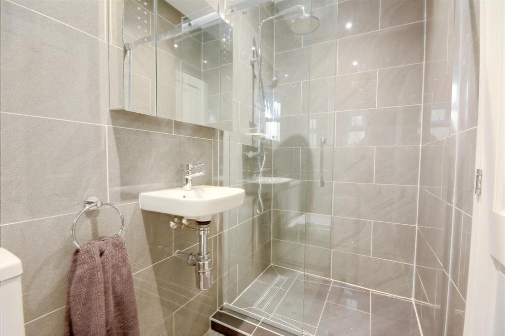 En-Suite 2.jpeg