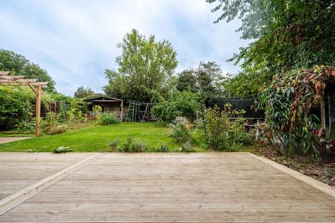 1 Barnards Field, Thaxted, Dunmow, CM6 2LY