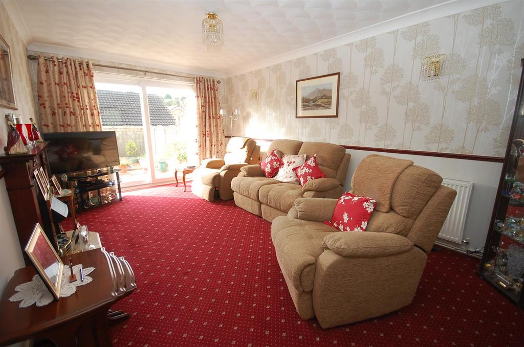 Gibson Lane, Kippax, Leeds 3 bed detached bungalow for sale £280,000