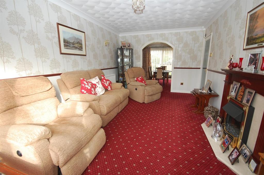 Gibson Lane, Kippax, Leeds 3 bed detached bungalow for sale £280,000