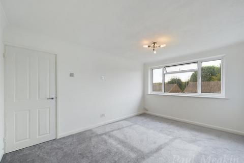 35 Swallowdale, South Croydon, CR2 8SG