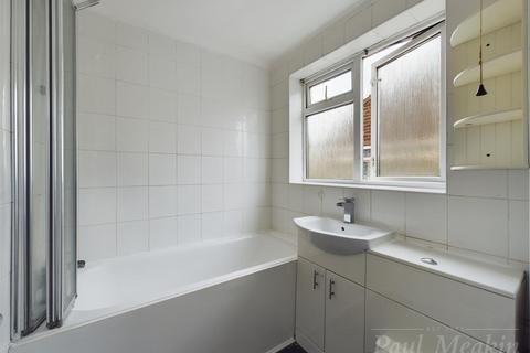 35 Swallowdale, South Croydon, CR2 8SG