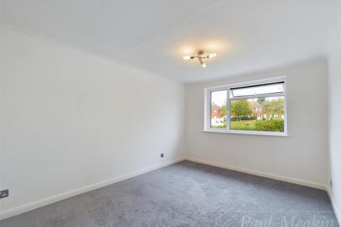 35 Swallowdale, South Croydon, CR2 8SG