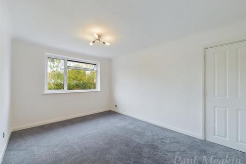 35 Swallowdale, South Croydon, CR2 8SG