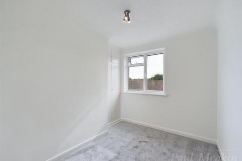 35 Swallowdale, South Croydon, CR2 8SG