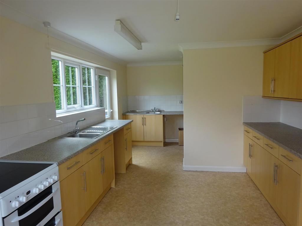 Barton Mills, Nr Mildenhall 4 bed detached house to rent £1,250 pcm