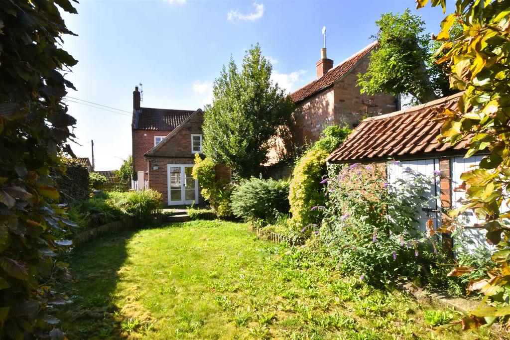 Main Street, Flintham, Newark 3 bed semidetached house for sale £595,000