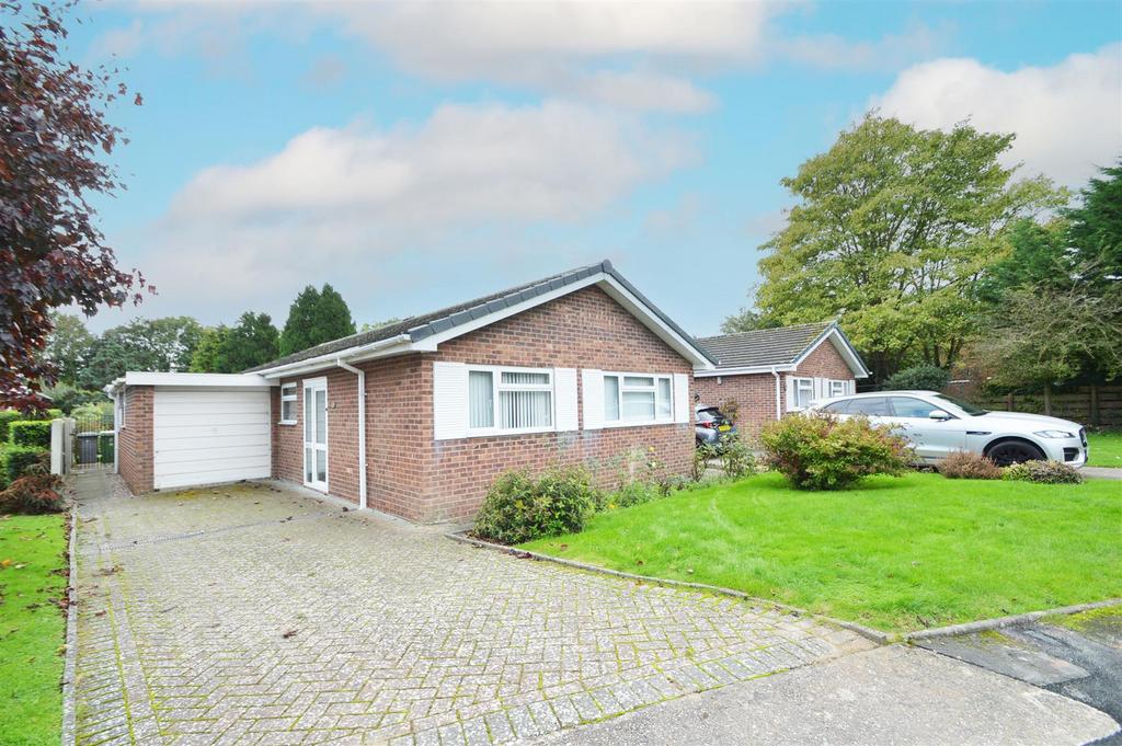 Primrose Drive, Shrewsbury 3 bed detached bungalow for sale £350,000